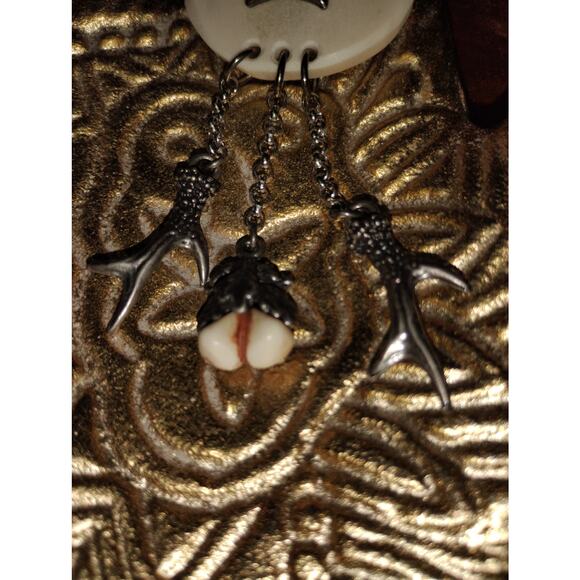 Vintage Alpine Hunting Brooch – Stag with Roe Deer Teeth and Antler Charms - Picture 3 of 5